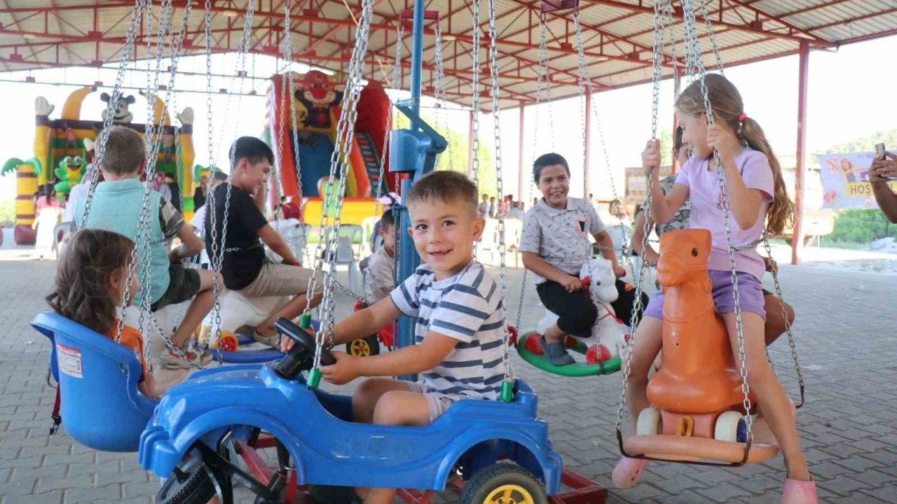 Bozdoğan’da çocuklar yaz şenliklerinde eğleniyor