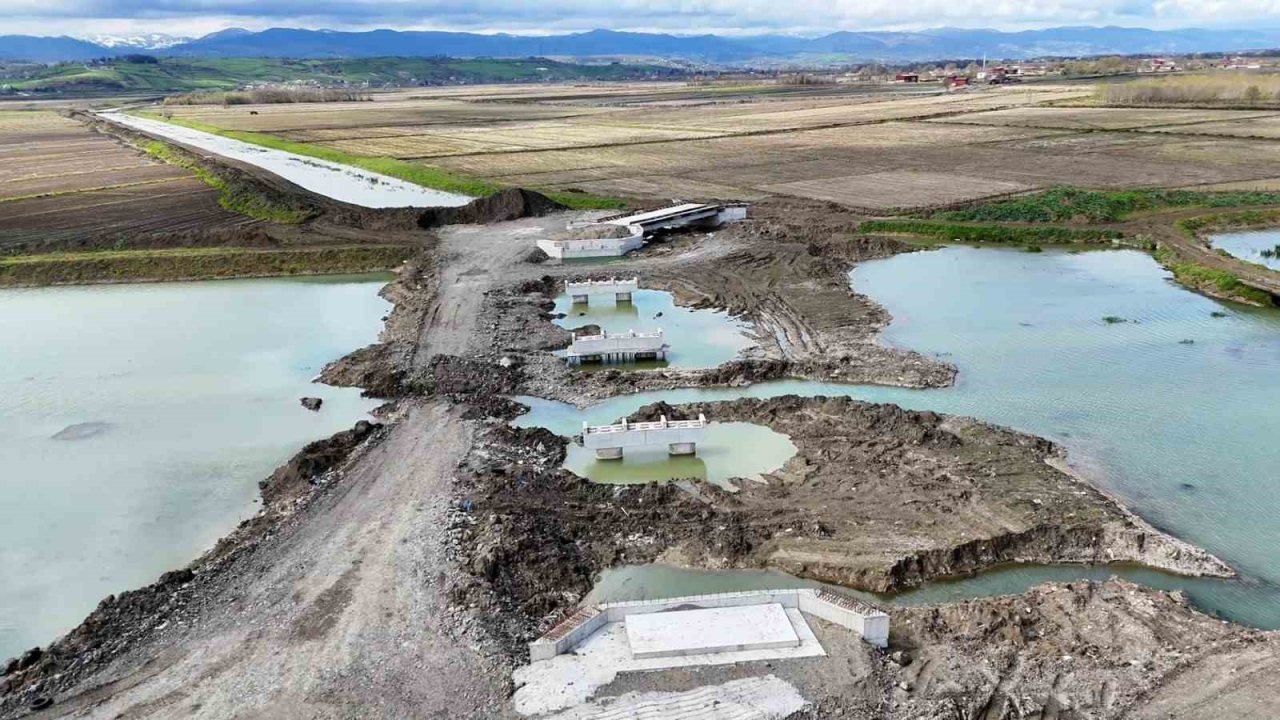 Bafra Ovası’nda 3 milyar TL’lik sulama projesinin yapımı sürüyor