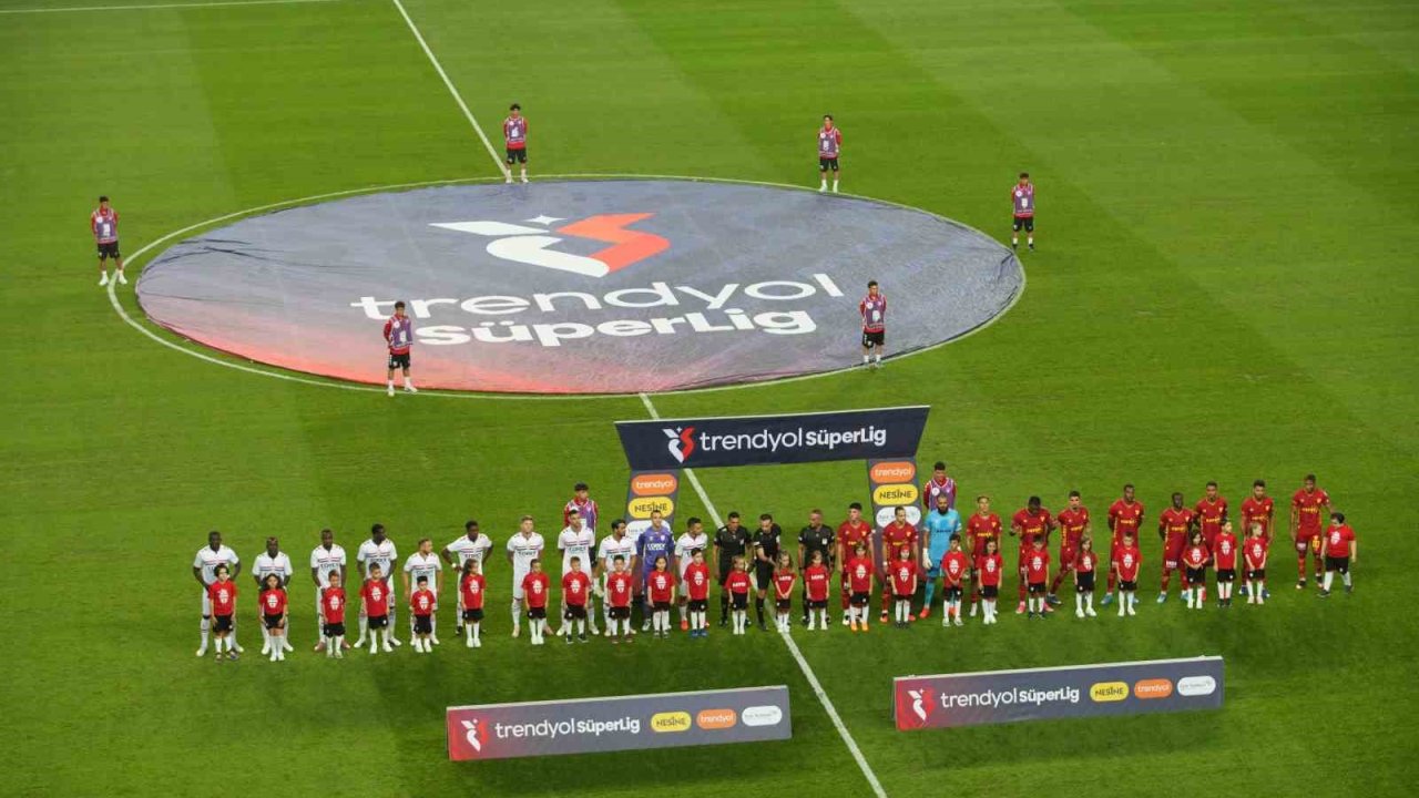 Trendyol Süper Lig: Samsunspor: 0 - Göztepe: 1 (Maç devam ediyor)