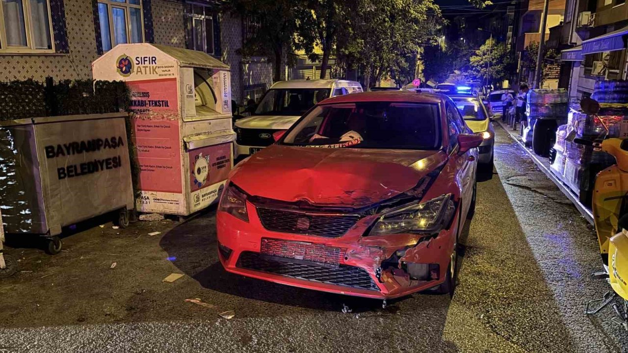 Hasta taşıyan ambulans otomobil ile çarpıştı: 3 kişi yaralandı