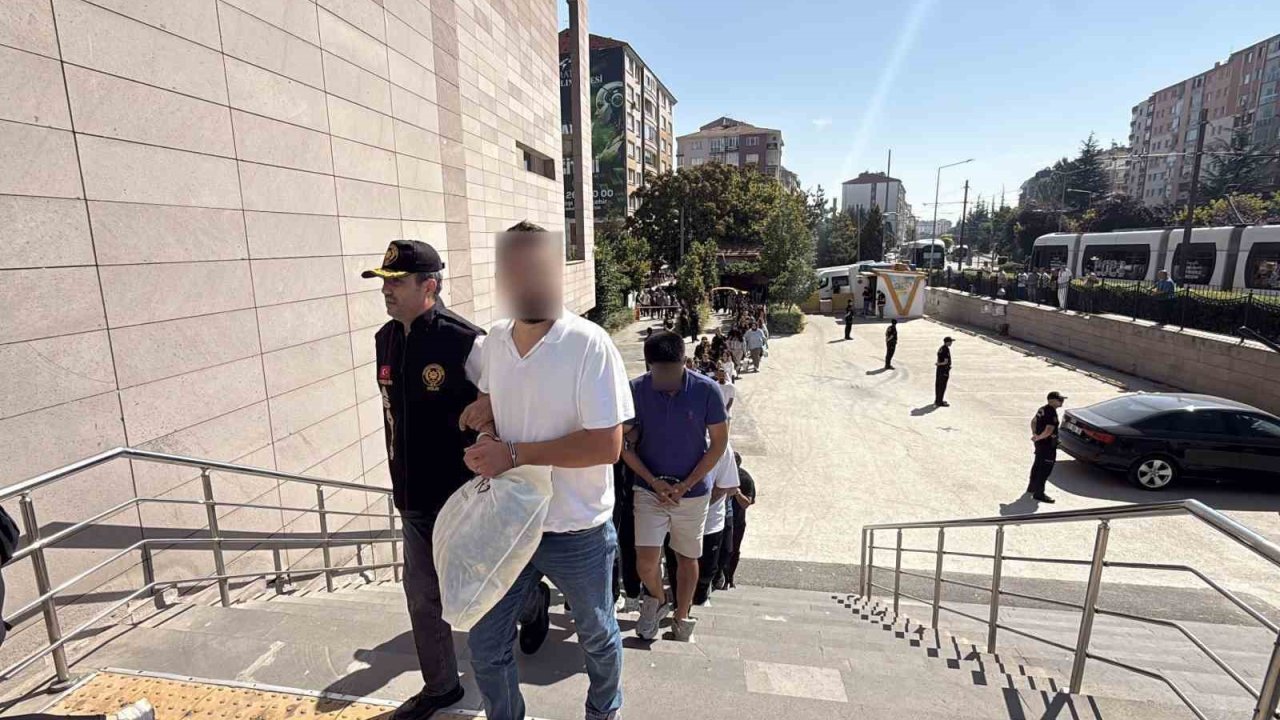 Eskişehir merkezli 19 ilde modem dolandırıcılığı operasyonunda 53 şahıs tutuklandı