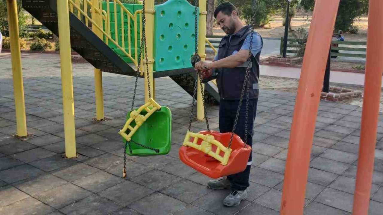 Didim Belediyesi parklarda bakım ve onarım çalışmalarını sürdürüyor