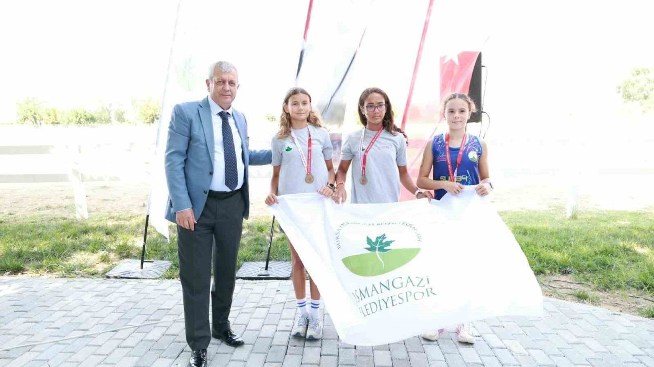 Osmangazi Belediyesi gençleri spor yapmaya teşvik ediyor