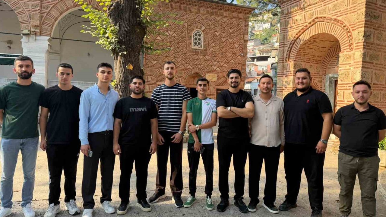 AK Parti Osmangazi Gençlik Kolları’ndan tarihi mirasa anlamlı vefa