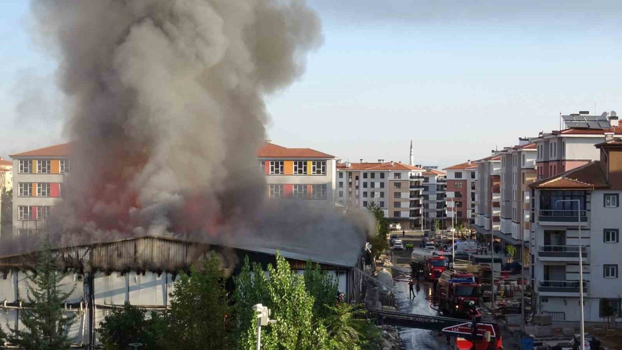 Malatya’da işçilerin kaldığı yatakhane yandı