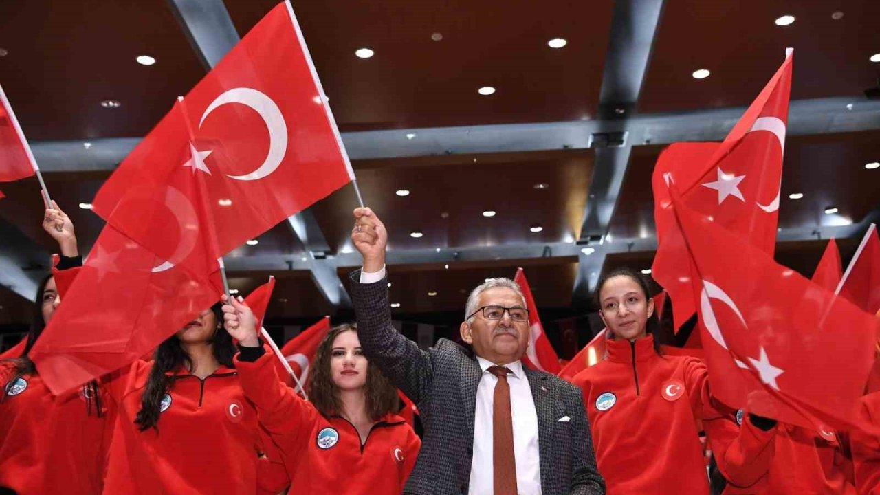 Başkan Büyükkılıç’tan Kayseri’yi tercih eden gençlere tebrik