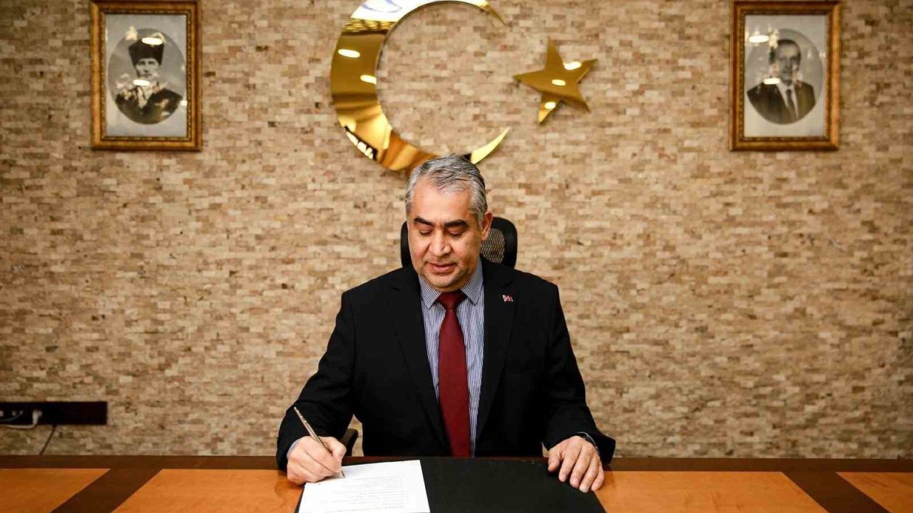 ADÜ Rektörü Kent: "ADÜ ailesine katılan tüm öğrencilerimizi gönülden tebrik ediyorum"