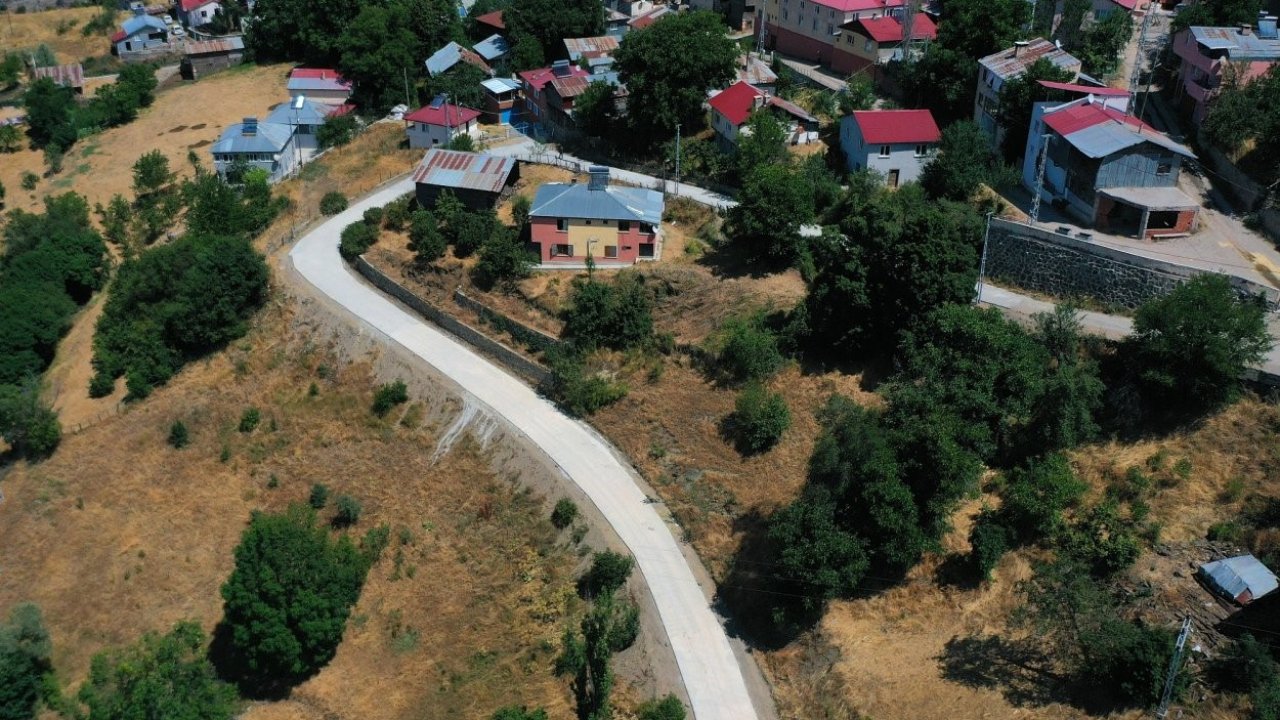 Ordu’nun kırsalında beton yol çalışmaları sürüyor
