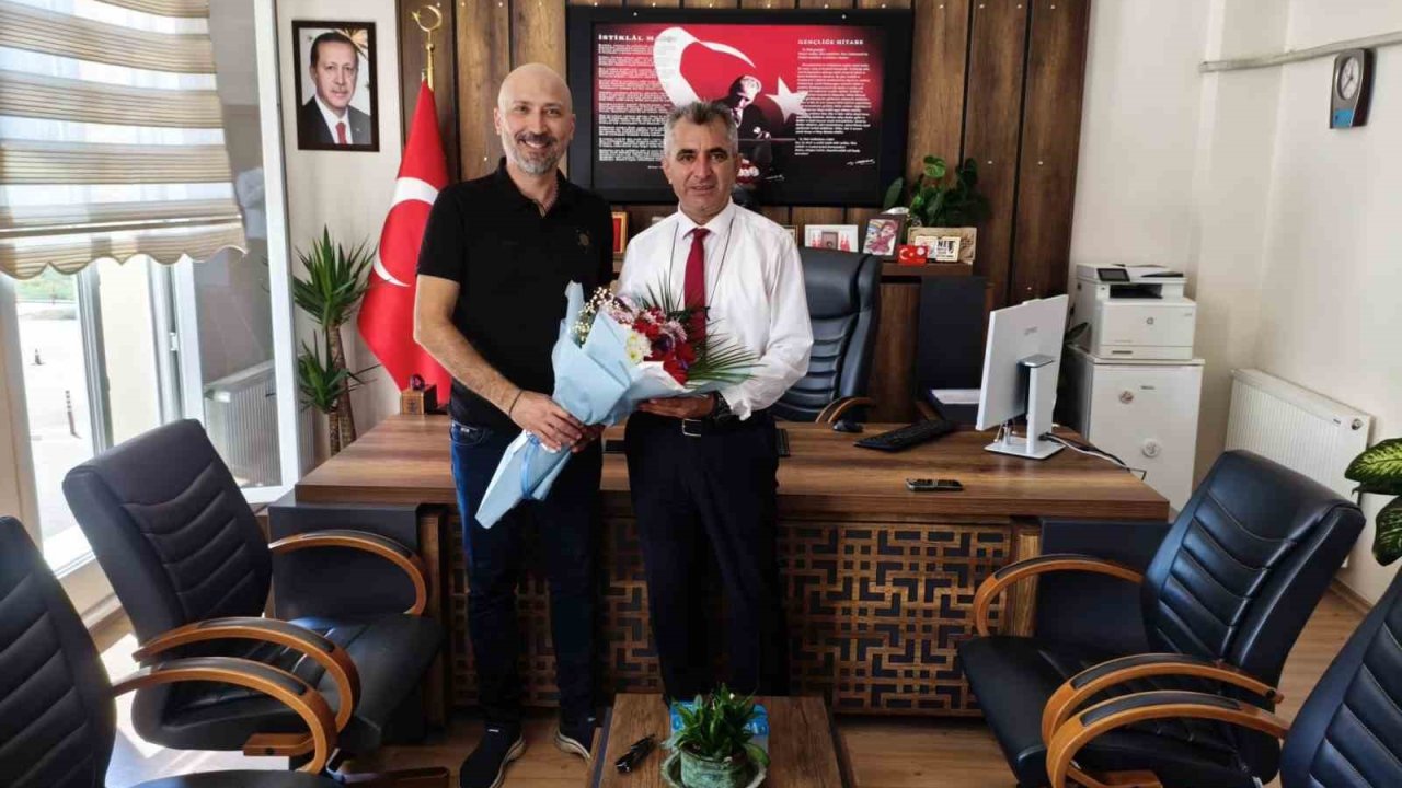 Başkan Arıkan, İlçe Milli Eğitim Müdürü Uğurlu ile görüştü