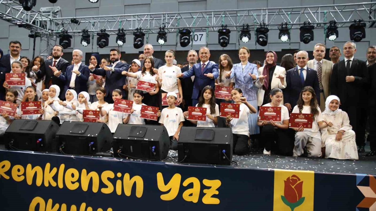 Gaziantep’te TÜGVA Yaz Okulu’nda renkli kapanış