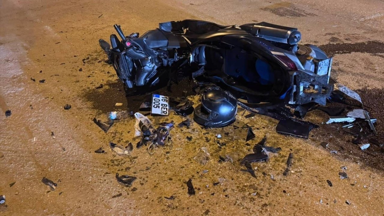 Otomobil ile motosiklet kafa kafaya çarpıştı: 1 ağır yaralı
