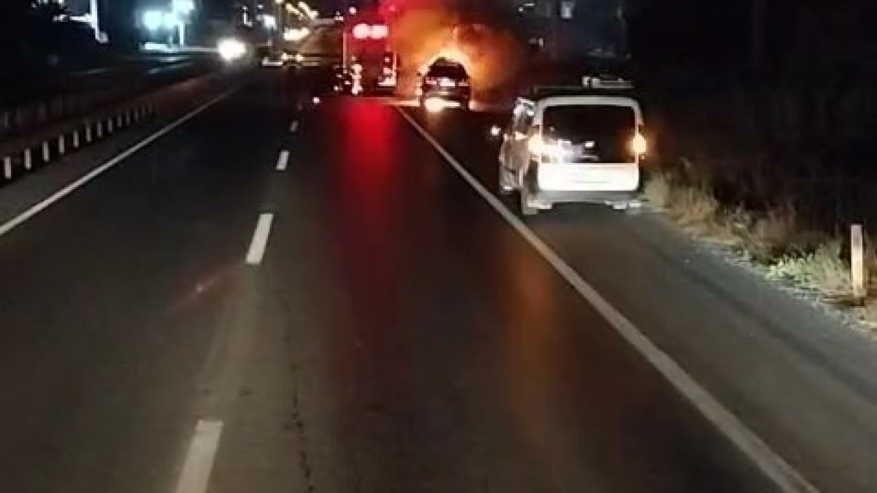 Bursa’da lüks otomobil alevlere teslim oldu: O anlar kamerada