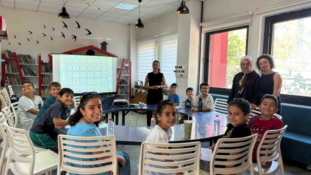 Aydın’da çocuklar kütüphanede drama ile keşfetti