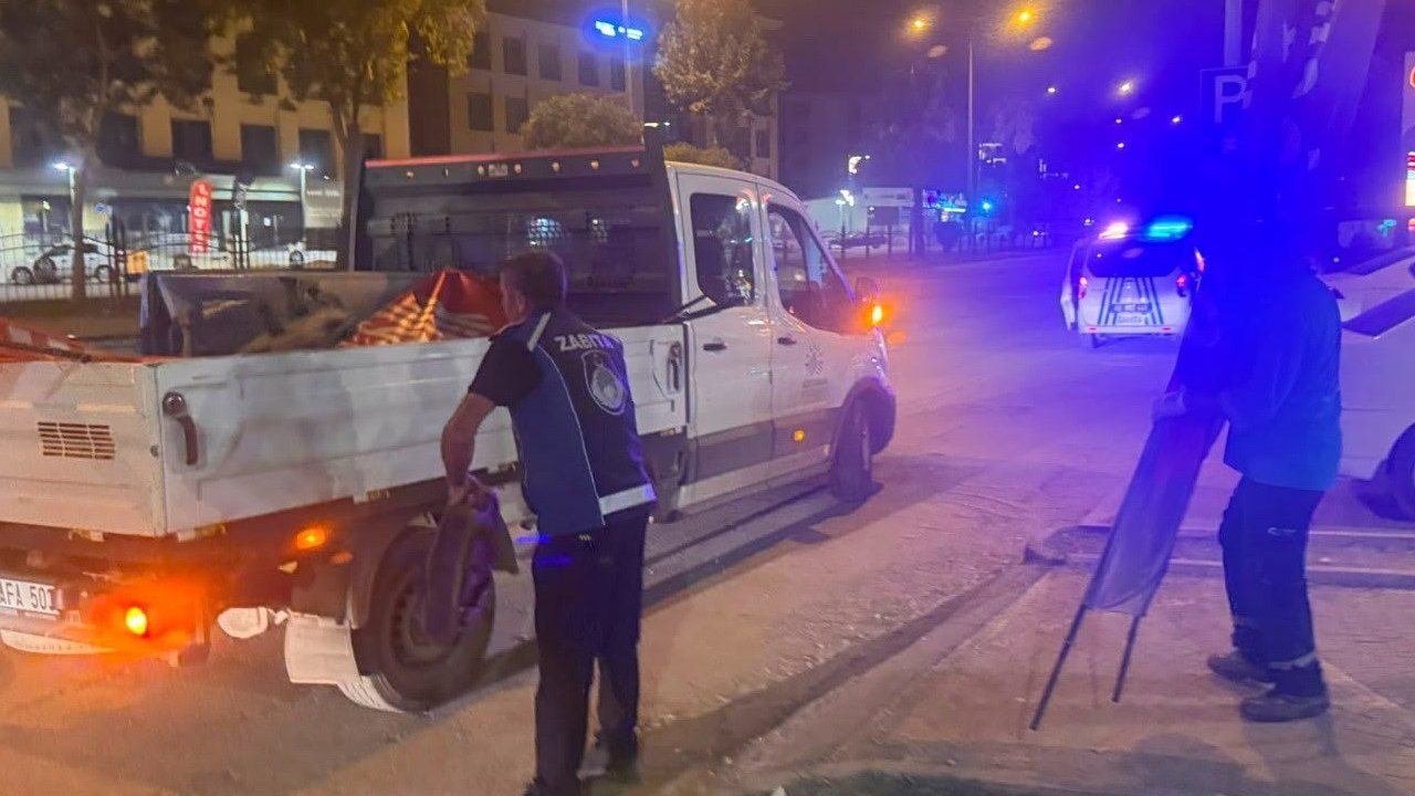 Mevzuata aykırı tabela ve reklam panoları kaldırılıyor