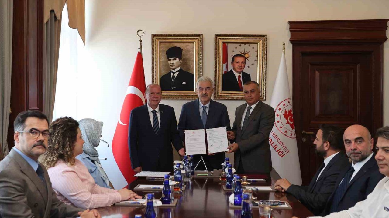 Bursa Ticaret Borsası’ndan merhum Meclis Başkanı Mehmet Aydın’a ahde vefa