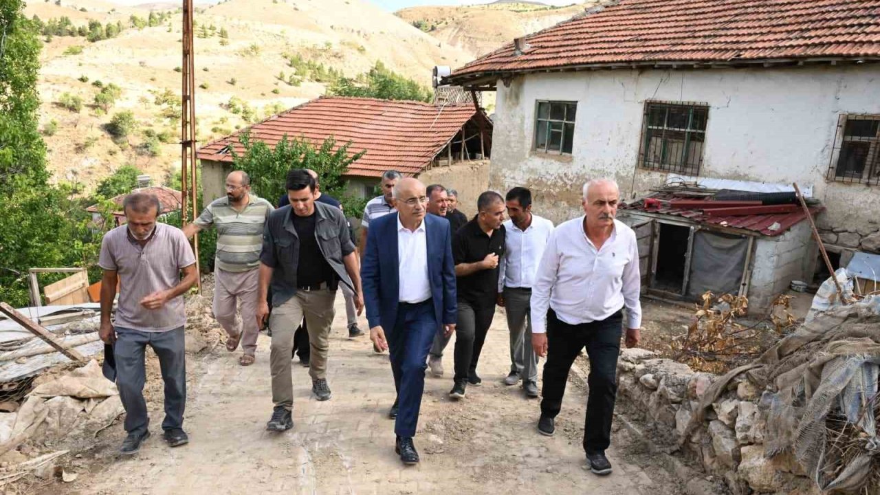 Başkan Sami Er, sel felaketinin yaşandığı Kocaözü’nü ziyaret etti