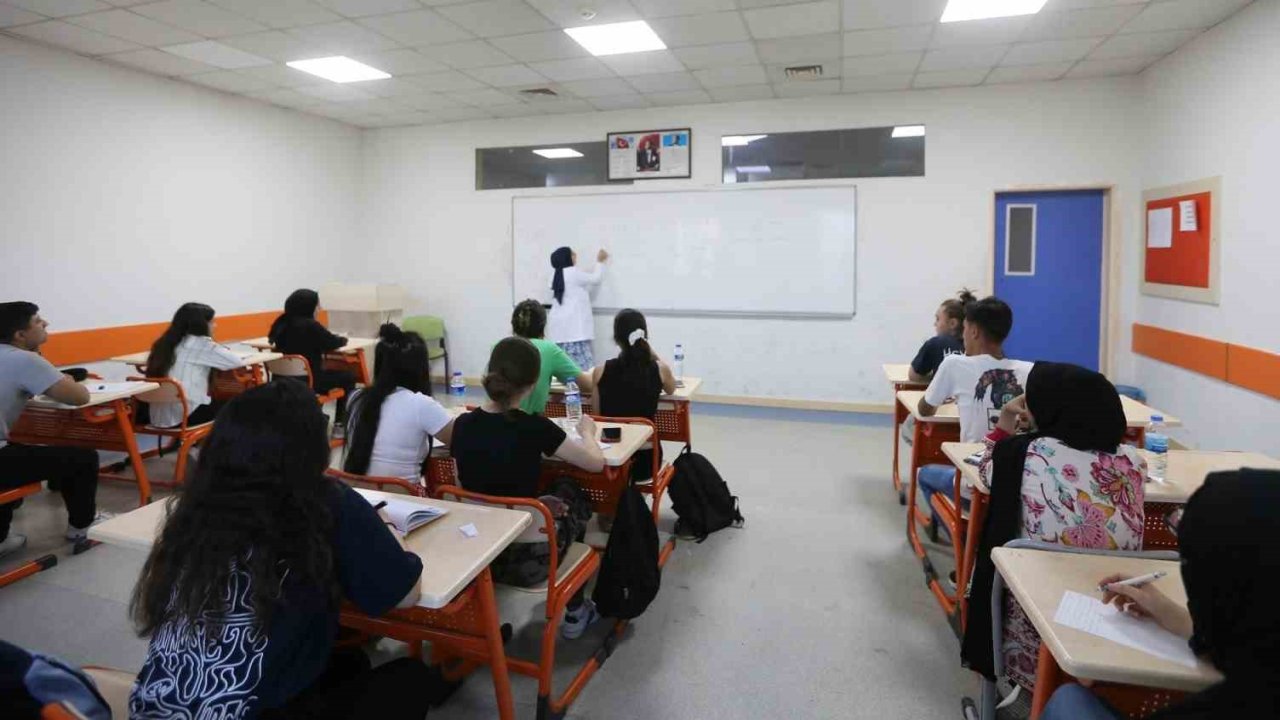 GASMEK öğrencileri hayallerindeki üniversite ve bölümlere yerleşti
