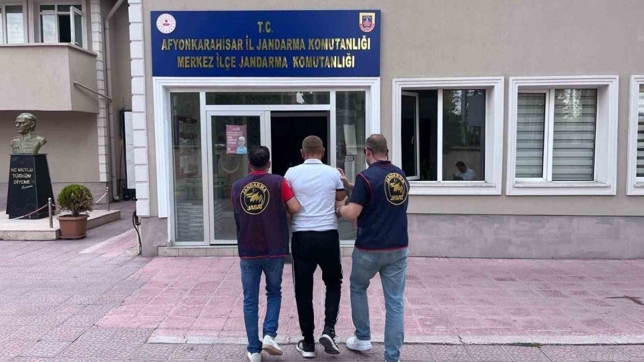 Jandarma 20 yıl hapis cezasıyla aranan şahsı yakaladı
