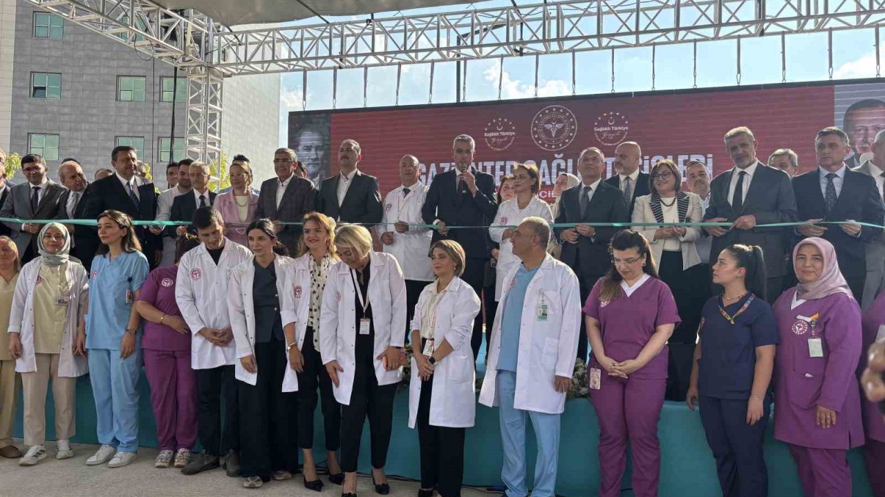 Bakan Memişoğlu: "Hastanelerimizin yüzde 80’ini yeniledik, yatak kapasitesini 271 binin üzerine çıkardık"