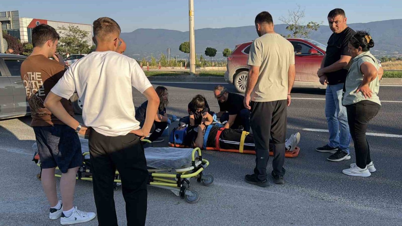 Bolu’da motosikletle otomobil çarpıştı: 2 yaralı