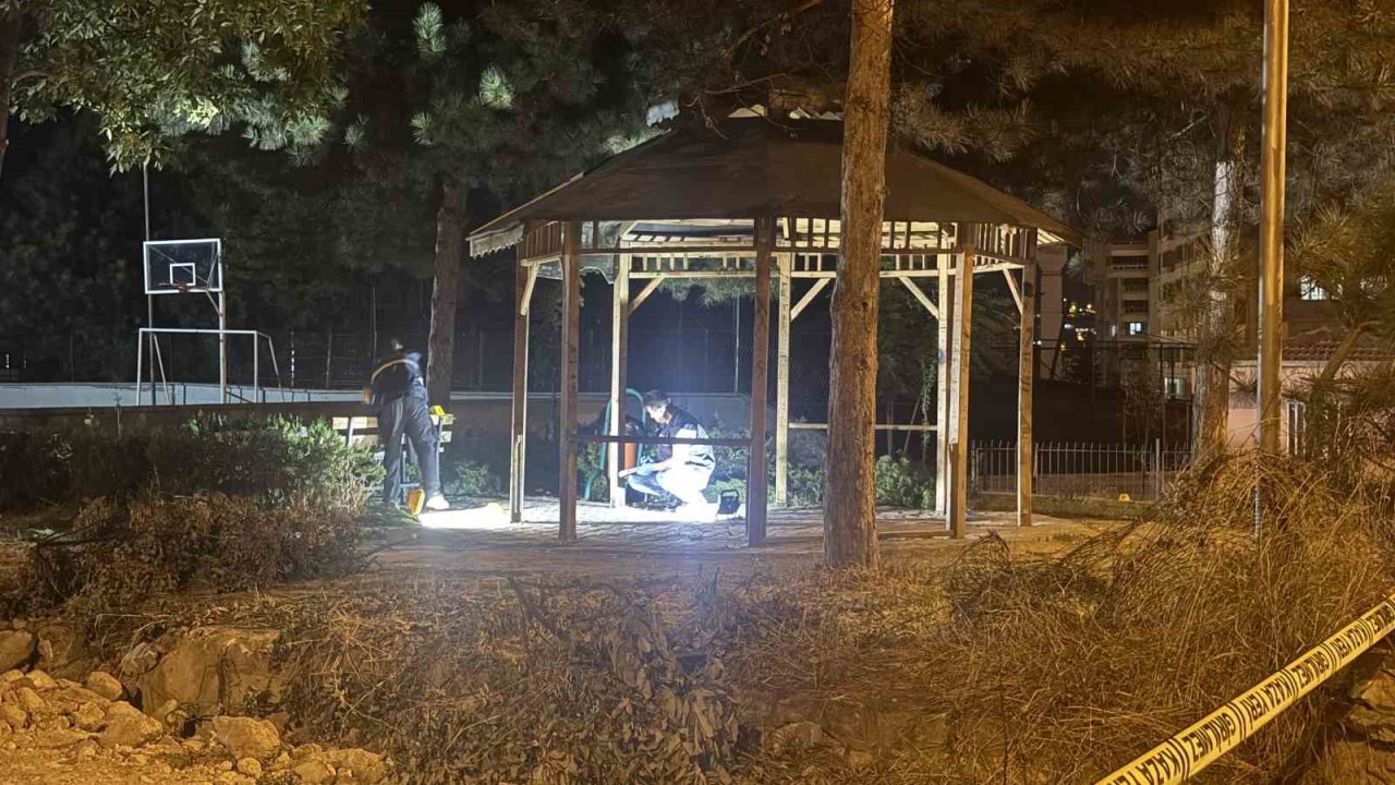 Hırka verme meselesi tartışmaya döndü: Arkadaşını 3 yerinden bıçakladı