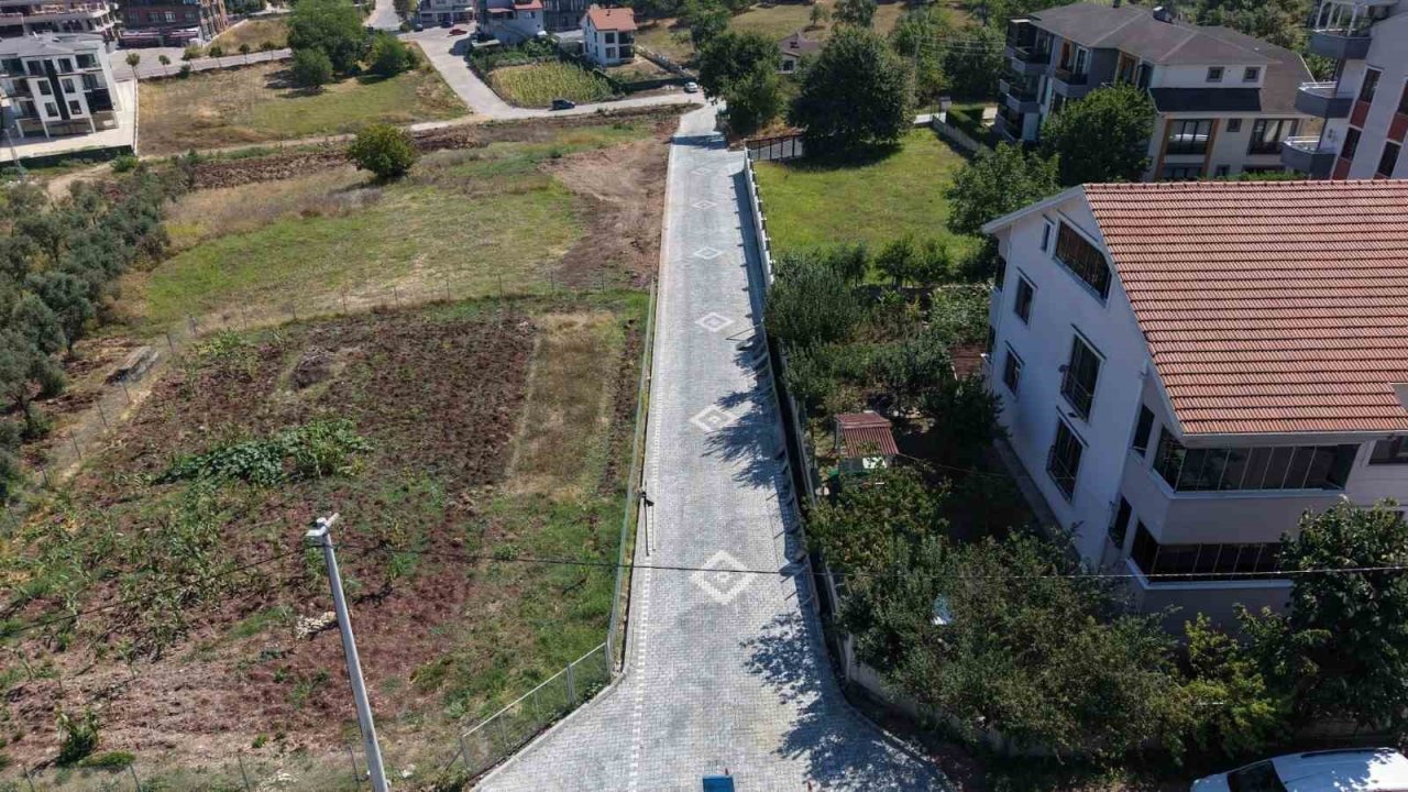 150 yıllık köprünün bağlantı yoluna parke döşendi