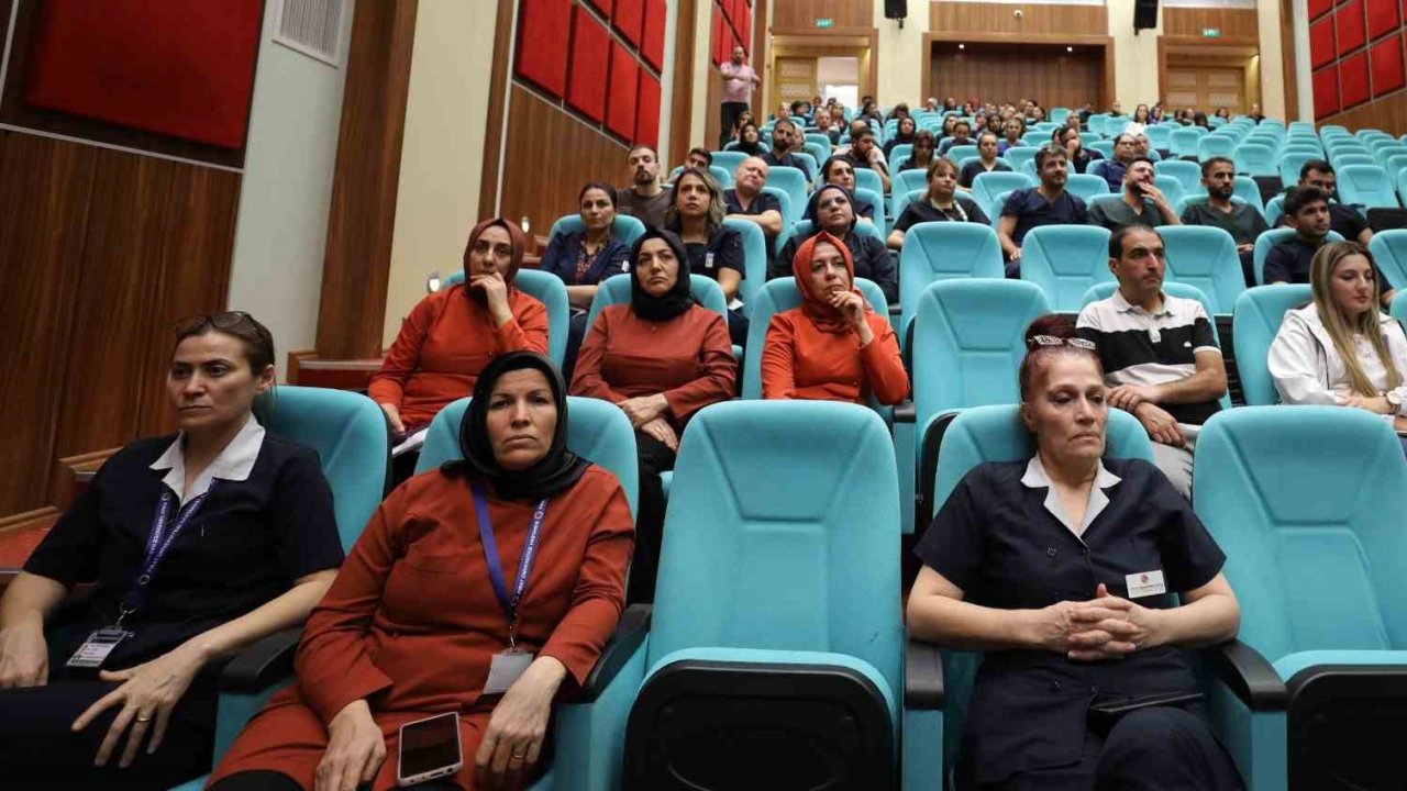 FÜ Hastanesi çalışanlarına "Sterilizasyon ve Dezenfeksiyon" eğitimi