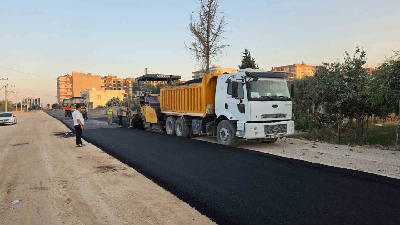Mardin Büyükşehir Belediyesi Kızıltepe’de asfalt ve yol düzenleme çalışmalarını sürdürüyor