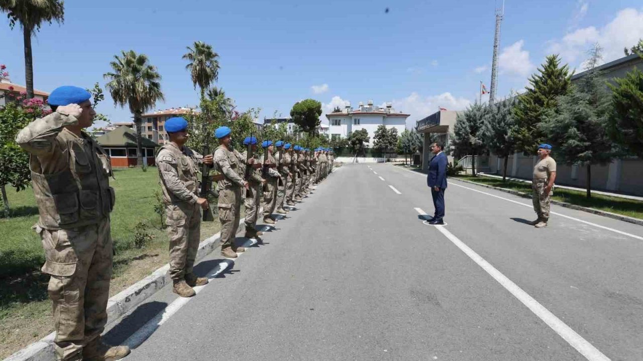 Vali Masatlı, Dörtyol’da komandolarla bir araya geldi