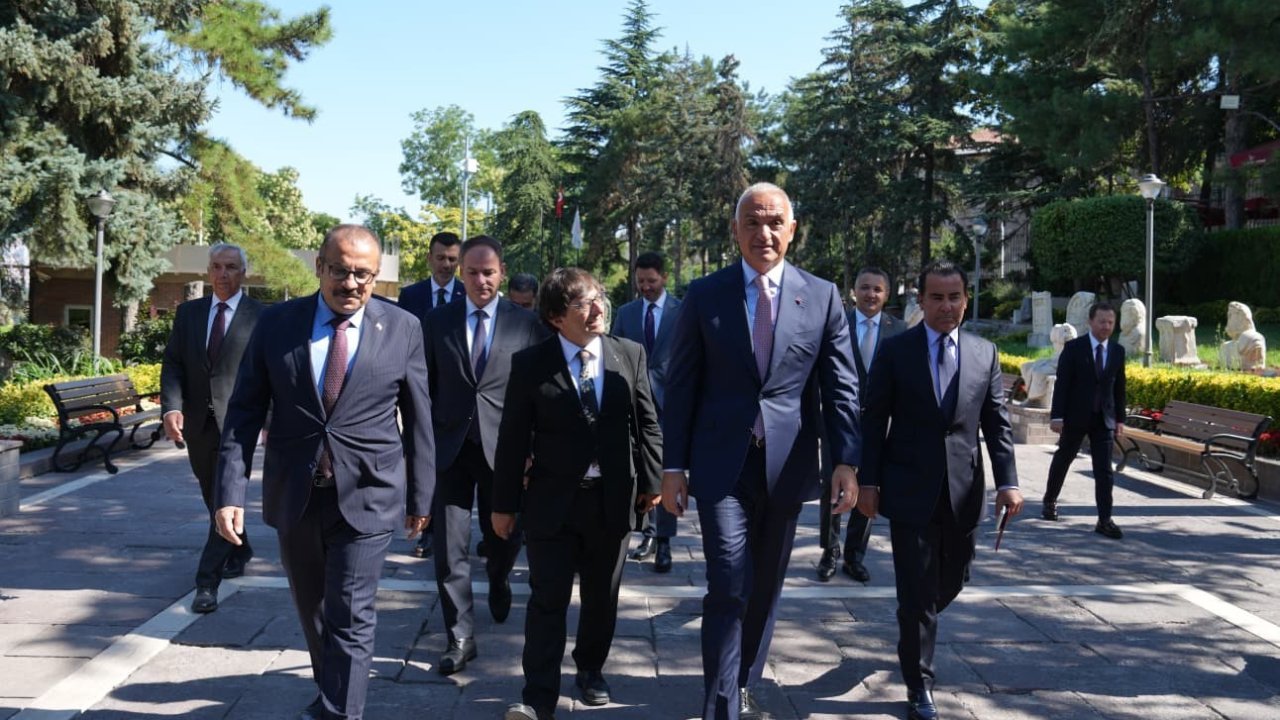 Hitit İmparatorluğu’nun izlerini taşıyan sergi ziyaretçilerini ağırlıyor