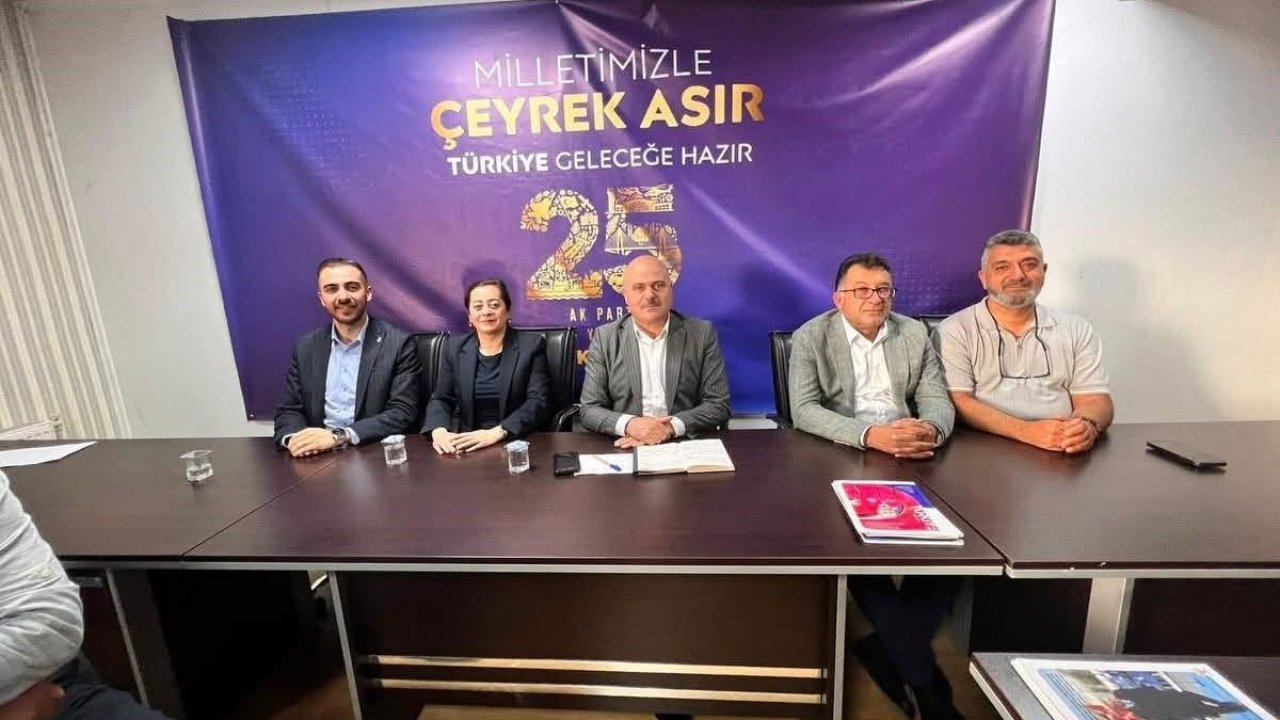 AK Parti Kars teşkilatı toplandı: Saha çalışmaları masaya yatırıldı