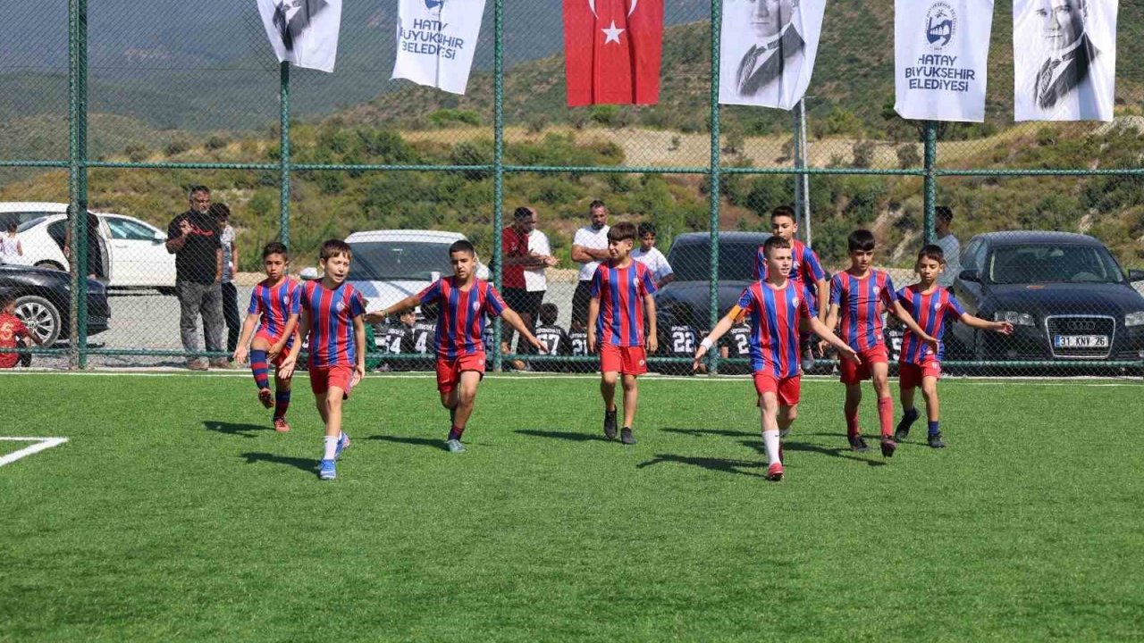 HBB, Antakya’da yeni halı sahayı hizmete açtı