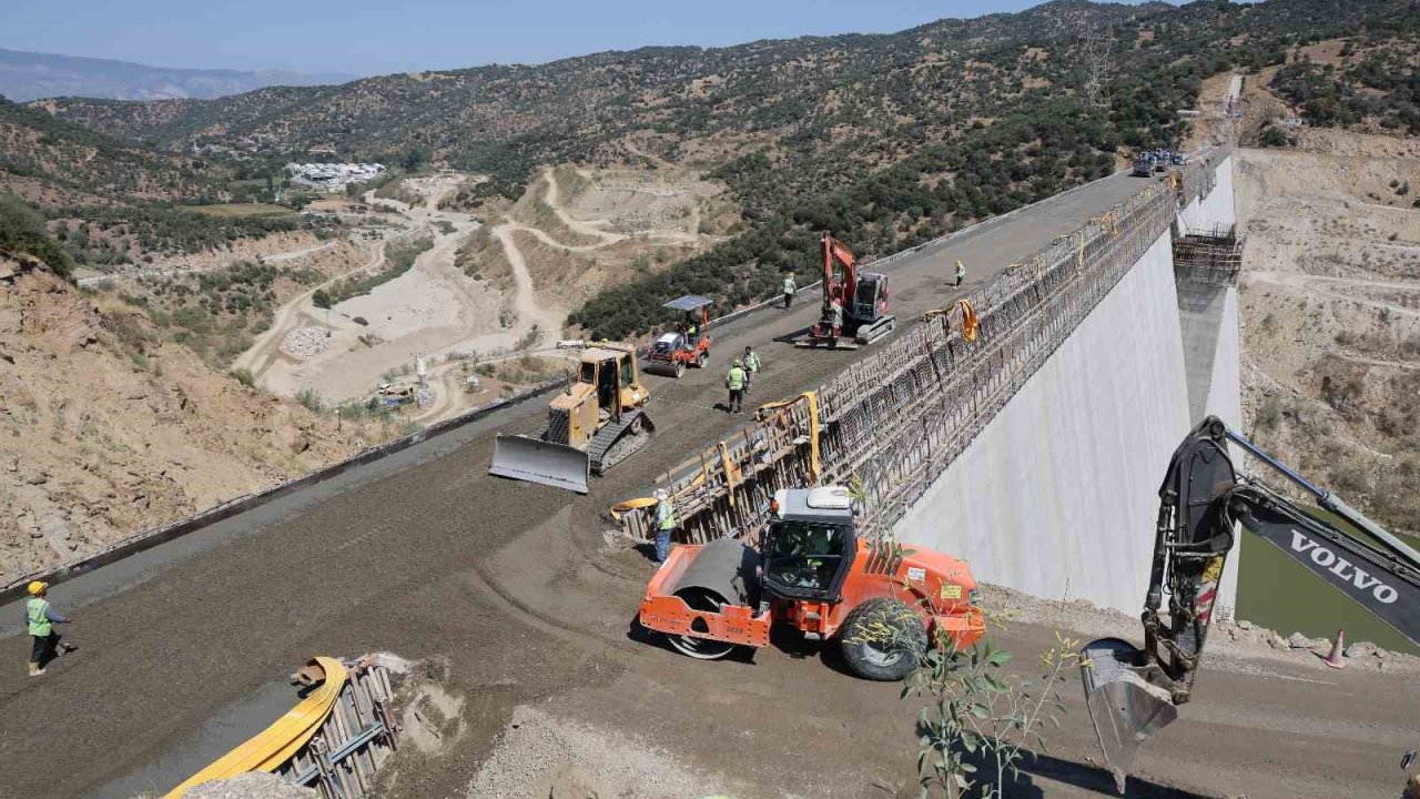 Sarıçay Barajı’nda gövdenin yüzde 92’si tamamlandı
