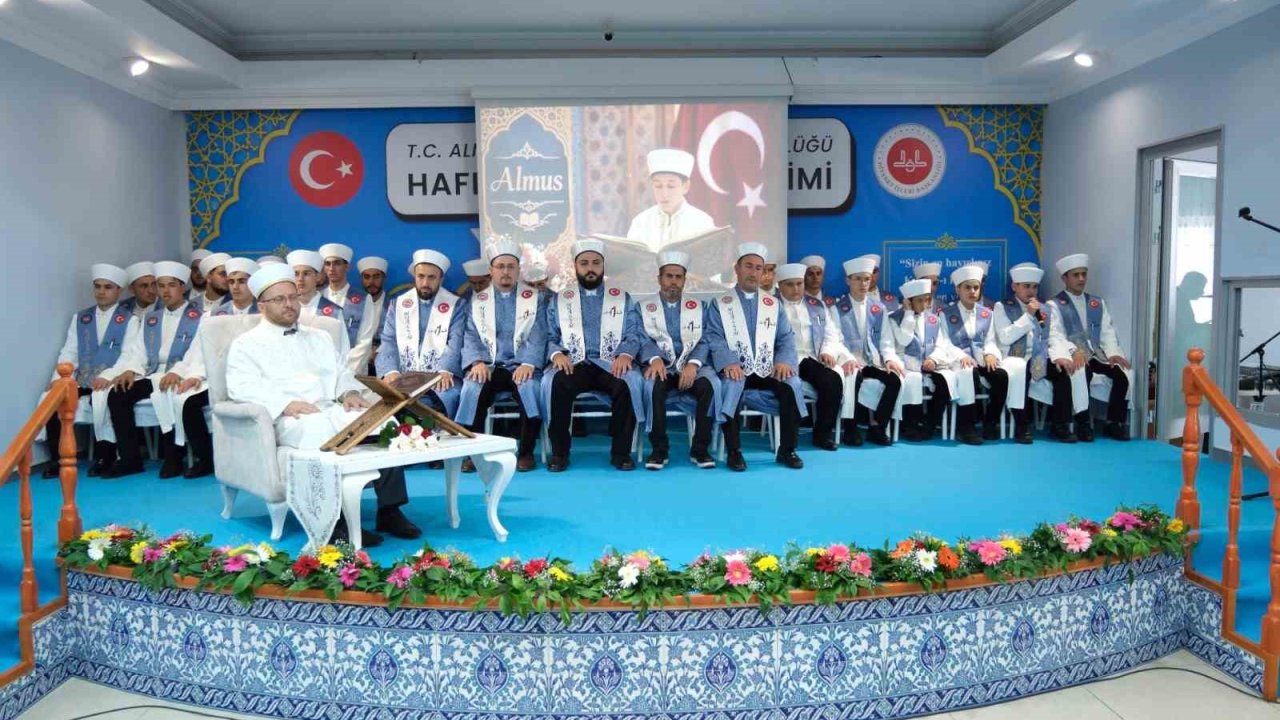 Almus’ta 41 hafız icazet belgelerini aldı