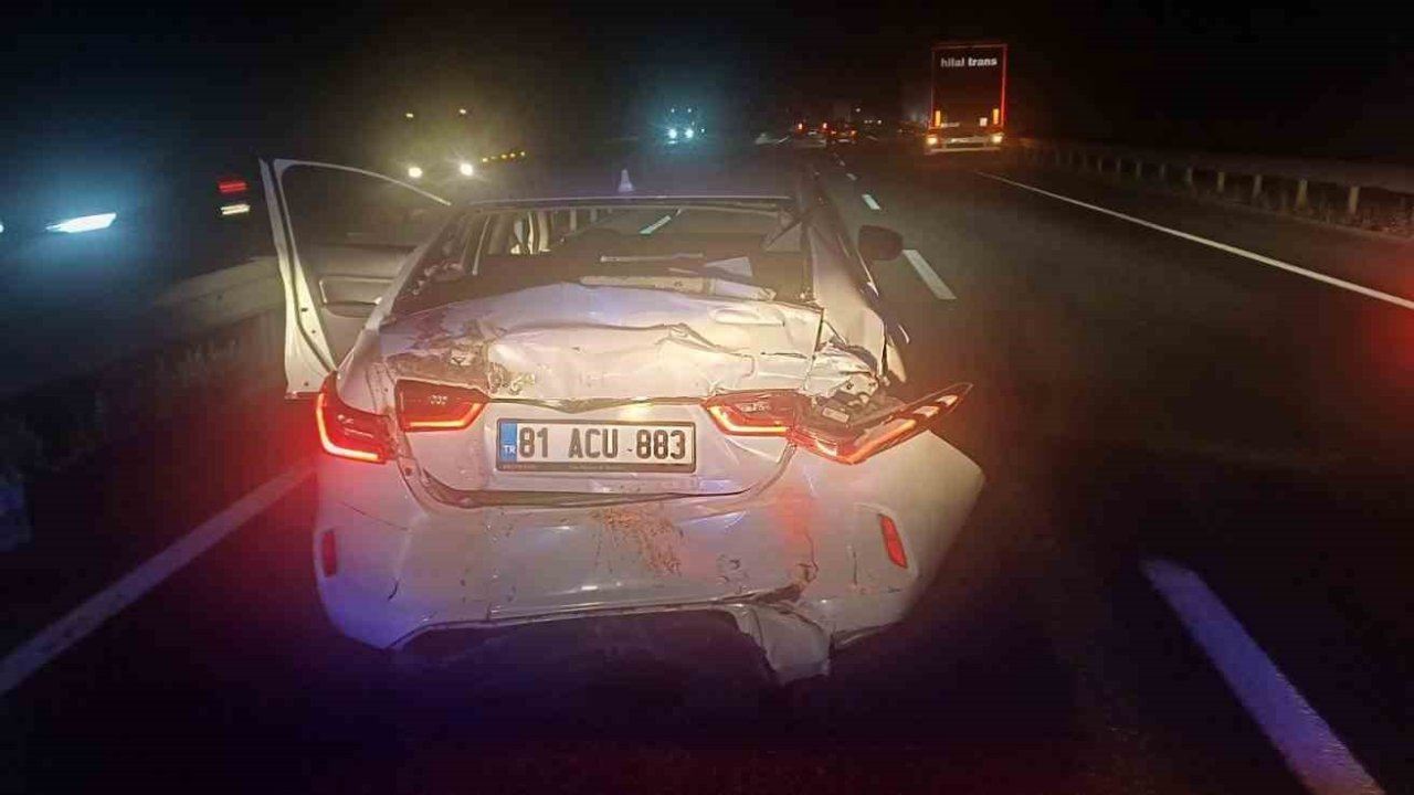 Alkollü tır sürücüsü otomobile arkadan çarptı, 3 yaralı