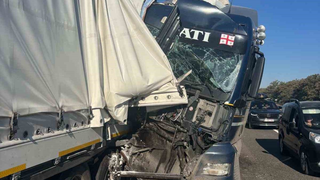 Bilecik’te zincirleme trafik kazası, 2 yaralı