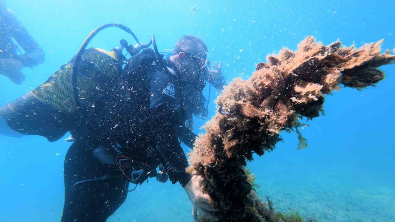 Karadeniz kıyılarındaki ilk su altı kazısında 2 bin 500 yıllık tarihe daldılar