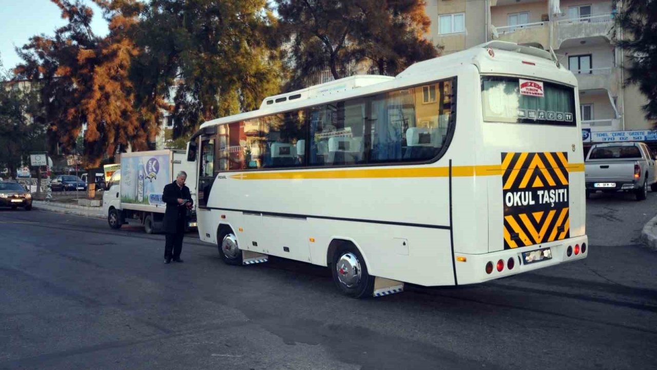 Büyükşehir’den İzmir’e 400 yeni servis aracı plakası