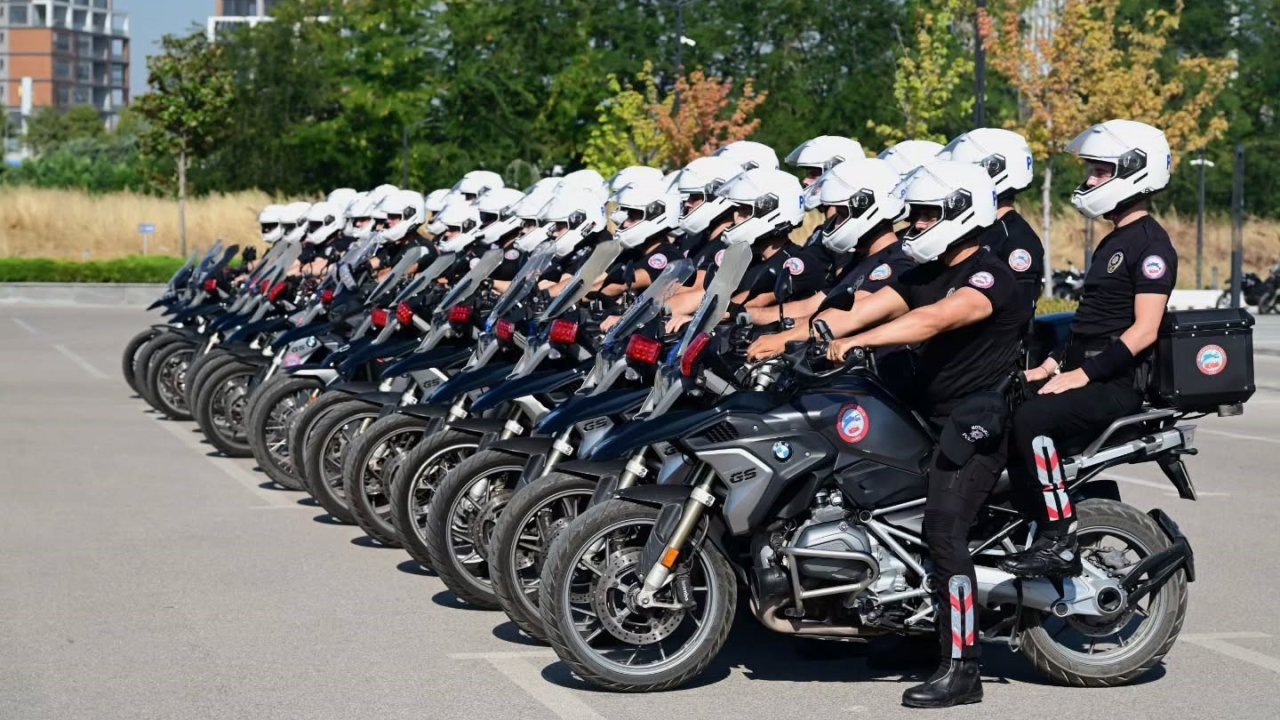 Bursa’da yunus polisleri temel eğitim kursunu tamamladı