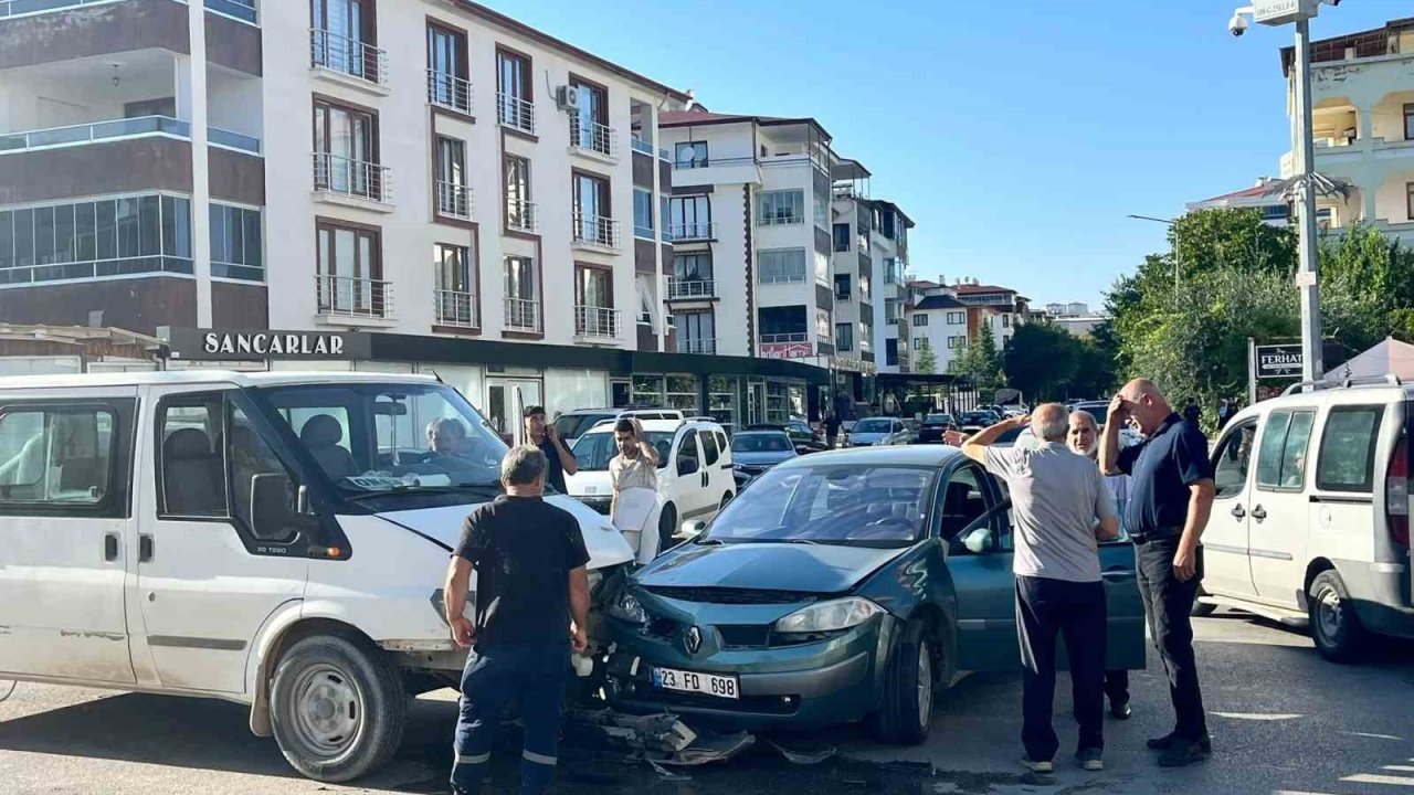 Kazadan kaçmak isterken motosiklet çarptı