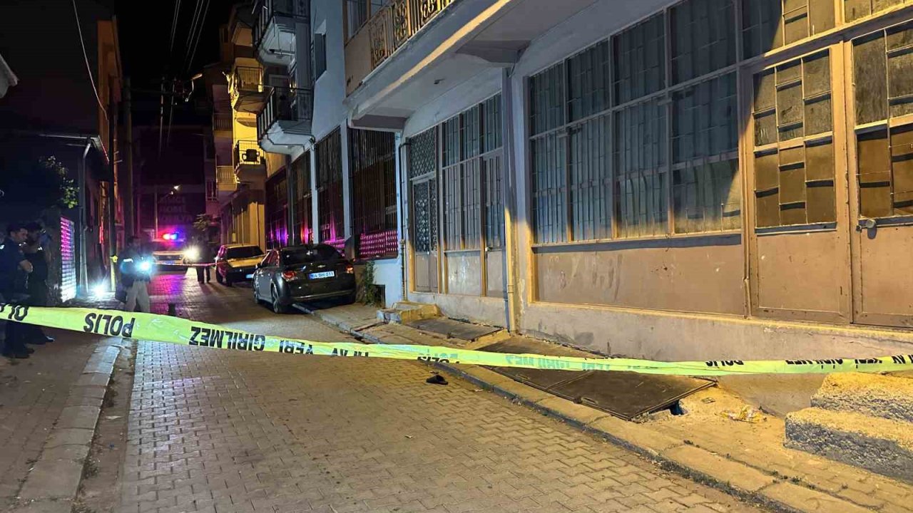 Uşak’ta 1 kişinin bıçakla ve tüfekle ağır yaralandığı olayda 2 şüpheli tutuklandı