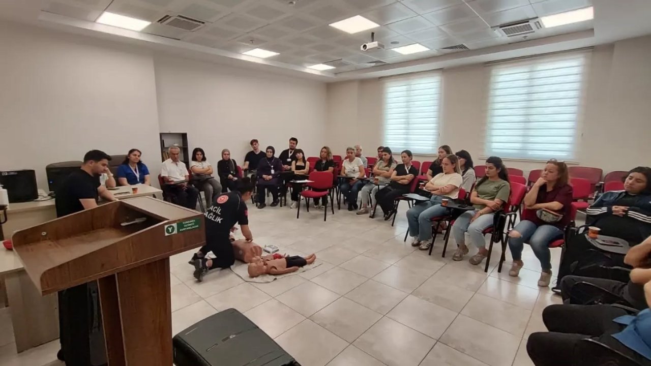 Karacasu Devlet Hastanesi’nde CPR eğitimi verildi