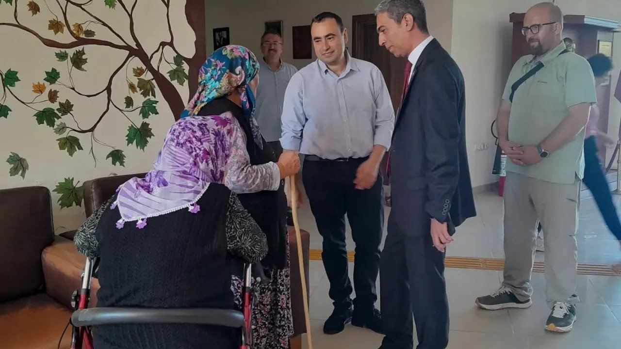 Sinop’ta huzurevi sakinlerine sürpriz doğum günü