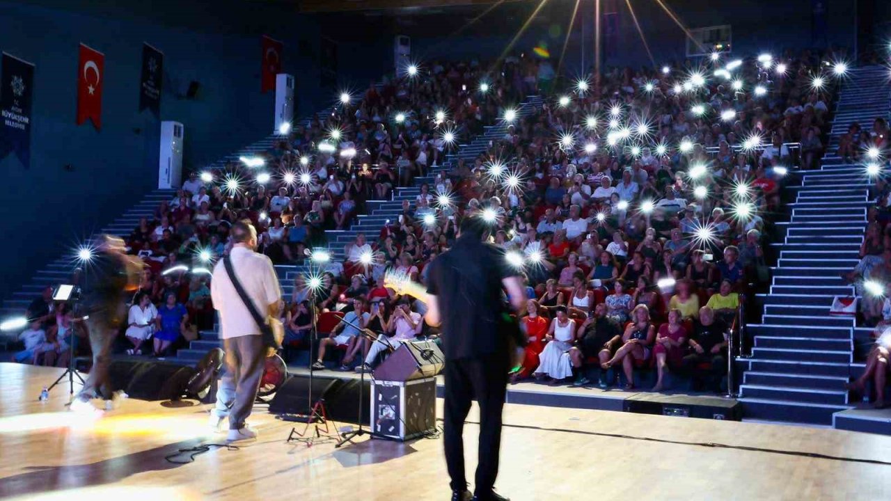 Aydın Büyükşehir Belediyesi’nden Didim’de yaz konseri