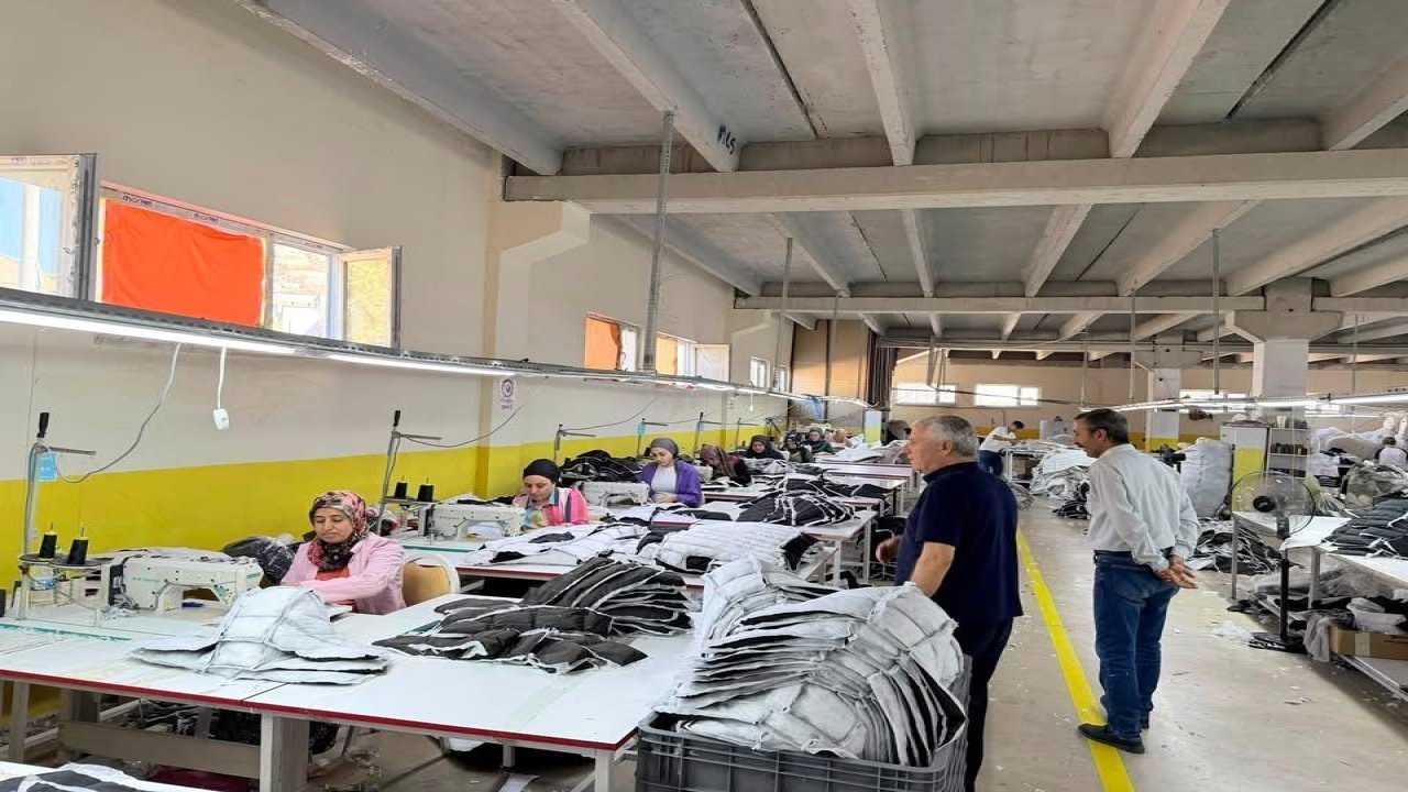 Çermik Belediyesinin tekstil fabrikası onlarca kişiye istihdam oluşturuyor