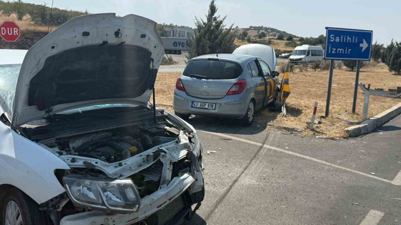 Otomobiller kavşakta çarpıştı: 1 yaralı