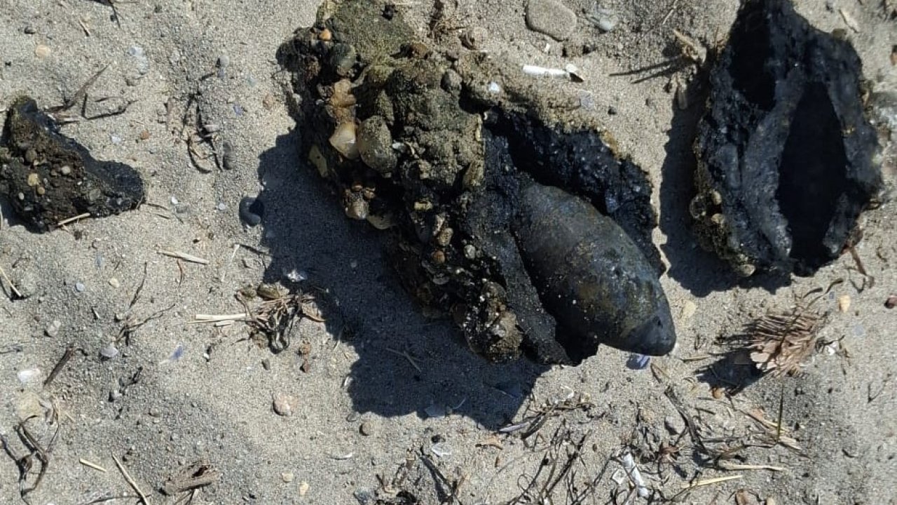 Çanakkale’de plajda savaştan kalma olduğu değerlendirilen askeri mühimmat bulundu