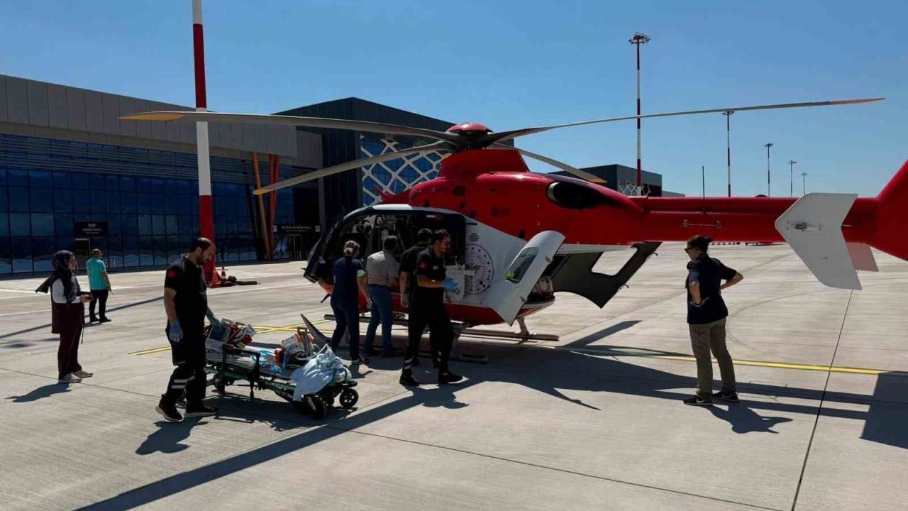 4 aylık bebek hava ambulansı ile İstanbul’a sevk edildi