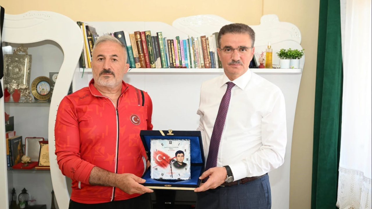 Erzurum Valisi Aydın Baruş’tan İspir’de anlamlı ziyaret: Şehit ailesi ve gaziye vefa