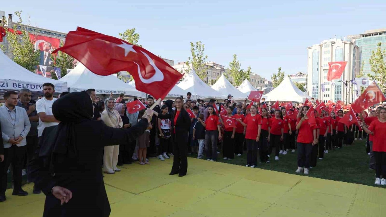 Melikgazi’de çocuklar doya doya eğlendi